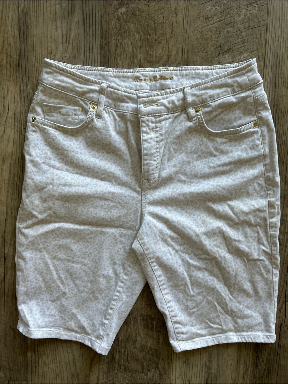 Tommy Bahama White cheetah Print women’s Jean Shorts